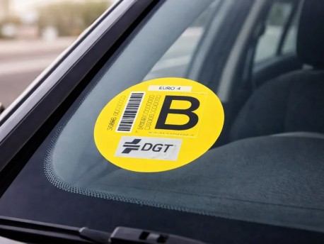 Новые ограничения для автомобилей с экологической этикеткой B в Испании с 2026 года
