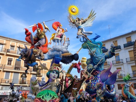 Фальяс в Валенсии 2026: даты, официальная программа, истоки происхождения, расписание событий и интересные факты