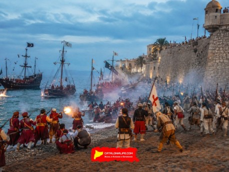 Праздник «Мавры и христиане» в Ла-Вила-Жойоса 2026: морской десант, парады и история Санта-Марты