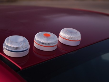 С 1 января в Испании вводится обязательный маячок V16 вместо аварийных треугольников