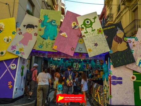 Фотоотчёт: Улица Провиденсия (carrer Providència) Provi Inc - Феста Майор де Грасиа 2023 (Festa Major de Gràcia 2023)