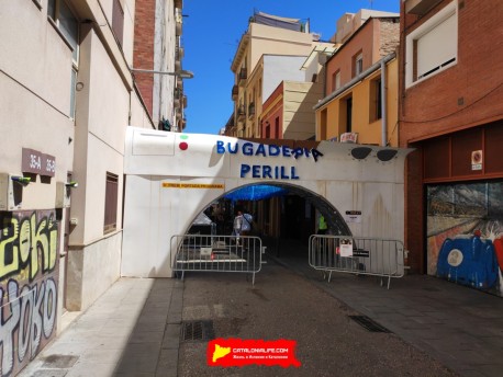 Фотоотчёт: Улица Периль (carrer Perill) - Феста Майор де Грасиа 2022 (Festa Major de Gràcia 2022) 