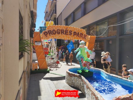 Фотоотчёт: Улица Прогрес (carrer Progrés) - Феста Майор де Грасиа 2022 (Festa Major de Gràcia 2022) 