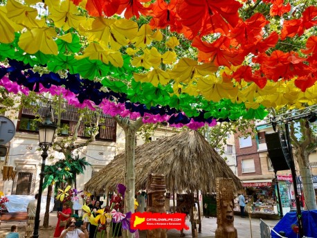 Пласа Ровира и Триас (Plaça Rovira i Trias) — «Хале Ровира» (Hale Rovira) — Феста Майор де Грасиа 2025 (Festa Major de Gràcia 2025)