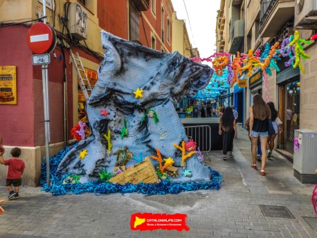 Улица Берга (Carrer de Berga): «Подводный мир» — прогулка по морскому дну (‘El fons del mar’. Un passeig pel fons marí) - Феста Майор де Грасиа 2024 (Festa Major de Gràcia 2024)