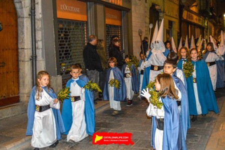 Процессия Святого погребения в Жироне: традиция и братства Страстной недели. Что это за люди в колпакax? Что это за братства? Разбираемся в тайных братствах Жироны. Братство Иисуса и детей (Confraria de Jesús i els Nens)