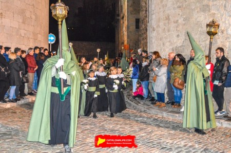 Процессия Святого погребения в Жироне: традиция и братства Страстной недели. Что это за люди в колпакax? Что это за братства? Разбираемся в тайных братствах Жироны. Братство святого Исидора и святого Галдерика (Confraria de Sant Isidre i Sant Galderic)