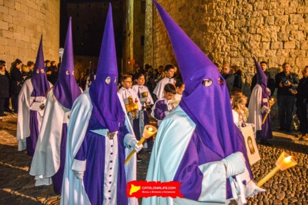 Процессия Святого погребения в Жироне: традиция и братства Страстной недели. Что это за люди в колпакax? Что это за братства? Разбираемся в тайных братствах Жироны. Братство Святого Лика (Confraria de la Santa Faç)