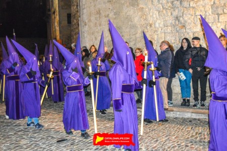 Процессия Святого погребения в Жироне: традиция и братства Страстной недели. Что это за люди в колпакax? Что это за братства? Разбираемся в тайных братствах Жироны. Архибратство Пречистой Крови Христа (Arxiconfraria de la Puríssima Sang de Nostre Senyor Jesucrist)