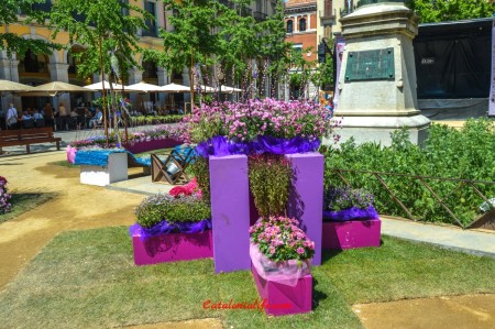 Погружение в мир цветов на фестивале "Girona, Temps de Flors", 2023