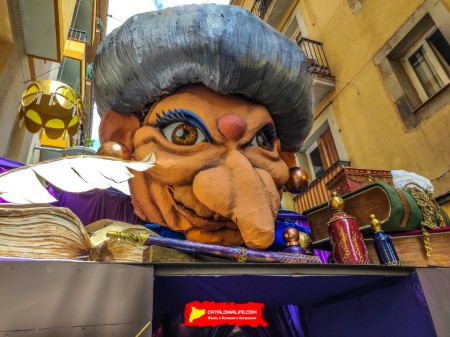 Улица Моцарт (Carrer de Mozart): «Моцартзаки» — путешествие в Японию студии Гибли. (‘MozartZaki’. Un viatge al Japó de l’estudi Ghibli.) - Феста Майор де Грасиа 2024 (Festa Major de Gràcia 2024)