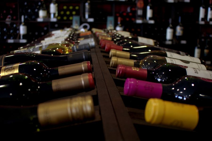 18 самых интересных фактов об Испании: Испания по праву является третьим государством в мире по количеству производимых вин.