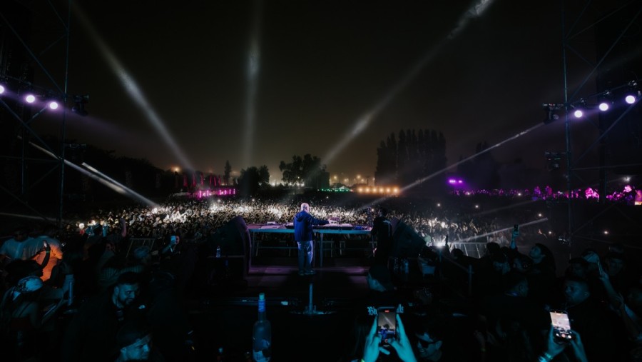 Ряса, винил и техно-молитва: В Барселону едет самый необычный диджей мира — Padre Guilherme!