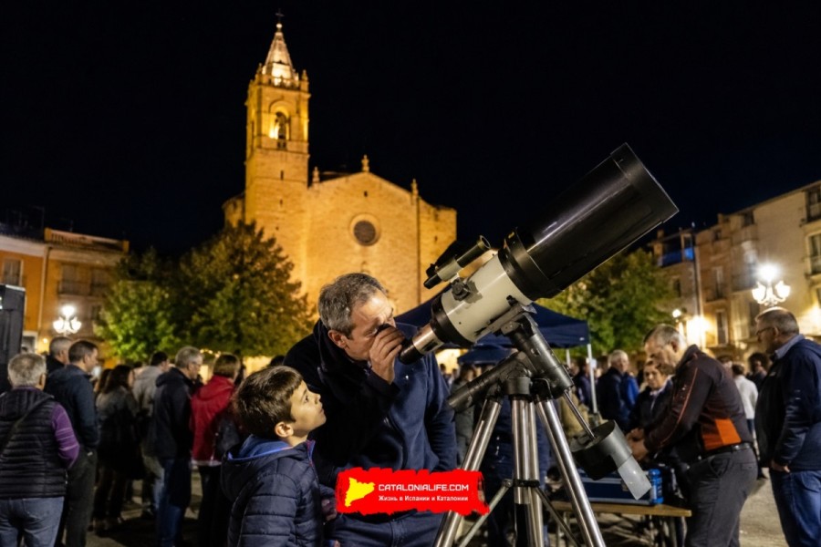 Астрономическое наблюдение на Festa Major de Llagostera 2026: ночь телескопов на площади Каталонии