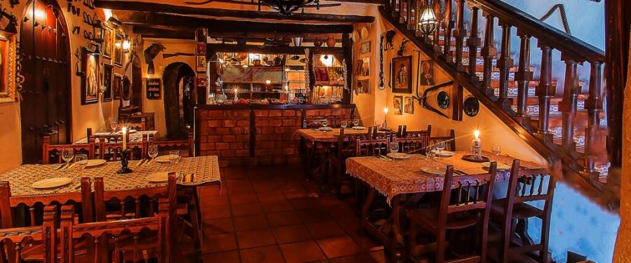 Самые необычные рестораны в Испании: La Cueva del Lobo