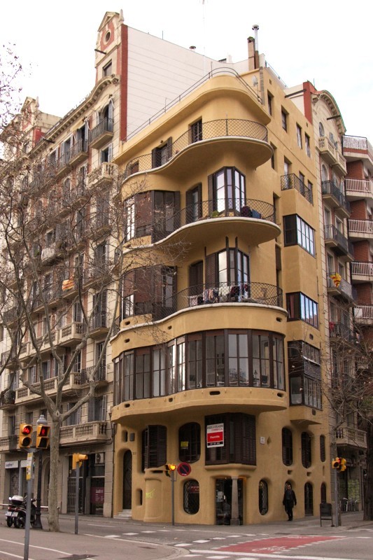 Модернистский дом Планельс - Casa Planells - Фестиваль архитектуры 48h Open House Barcelona 2025 Модернистский дом Планельс - Casa Planells - Фестиваль архитектуры 48h Open House Barcelona 2025