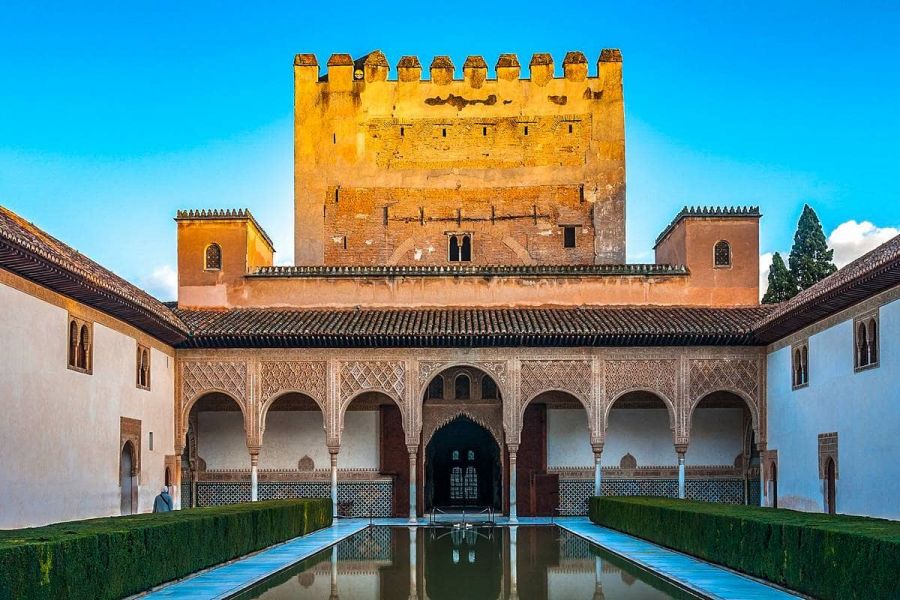 Дворец Комарес и Лос-Леонес / Palacio de Comares y Los Leones . 10 самых красивых дворцов в Испании 