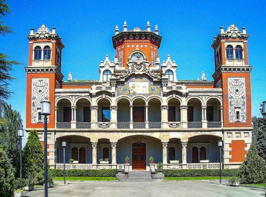 Дворец Ларринага, Сарагоса / Palacio de Larrinaga . 10 самых красивых дворцов в Испании 