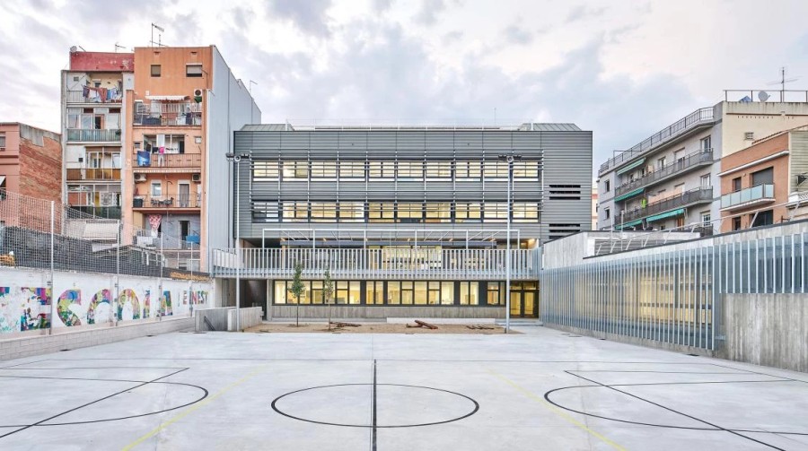 Городская школа имени Эрнеста Люка - Escola Ernest Lluch - Фестиваль архитектуры 48h Open House Barcelona 2025 Городская школа имени Эрнеста Люка - Escola Ernest Lluch - Фестиваль архитектуры 48h Open House Barcelona 2025
