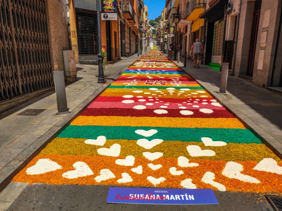 Ковры из цветов: красивая традиция Испании, символ веры и солидарности