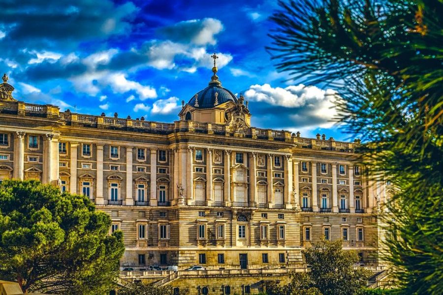 Королевский дворец, Мадрид / Palacio Real . 10 самых красивых дворцов в Испании 