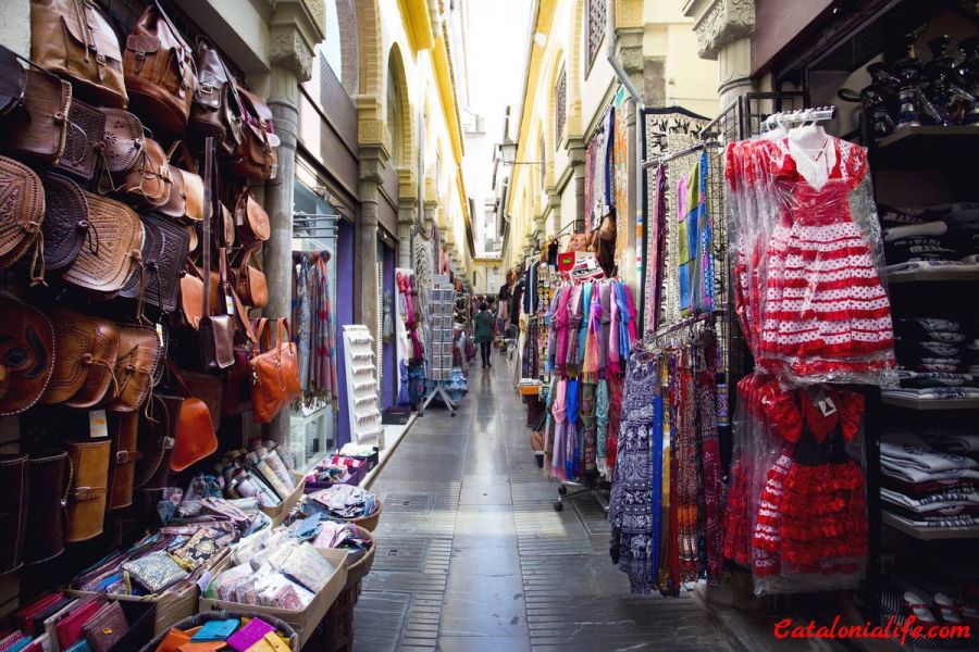 7 лучших достопримечательностей Гранады: Мавританский рынок Алькасерия (La Alcaiceria)