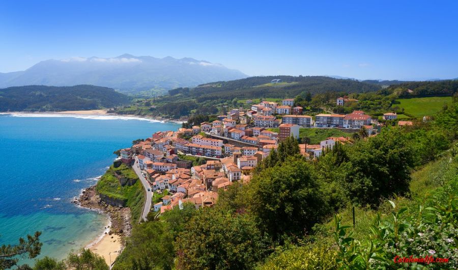 9 самых красивых маленьких городов и деревень Испании: Ластрес, Астурия (Lastres, Asturias)