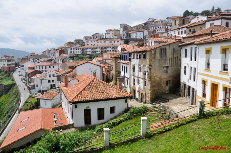 9 самых красивых маленьких городов и деревень Испании: Ластрес, Астурия (Lastres, Asturias)