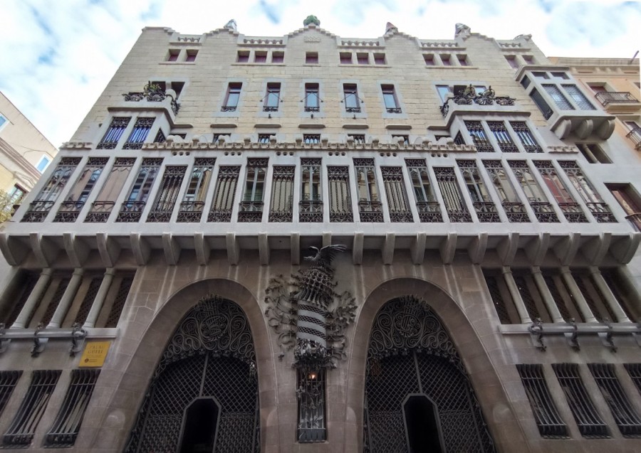 Дворец Гуэля - Palau Güell - Фестиваль архитектуры 48h Open House Barcelona 2025 Дворец Гуэля - Palau Güell - Фестиваль архитектуры 48h Open House Barcelona 2025
