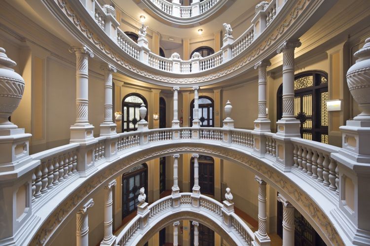 Вестибюль здания B кампуса Мас-де-Микель - Vestíbul Edifici B, Mas de Miquel - Фестиваль архитектуры 48h Open House Barcelona 2025 Вестибюль здания B кампуса Мас-де-Микель - Vestíbul Edifici B, Mas de Miquel - Фестиваль архитектуры 48h Open House Barcelona 2025