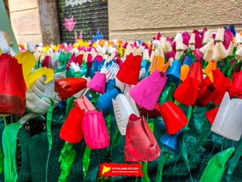 Улица Хоан Бланкес де Байш де Тот (Carrer de Joan Blanques de Baix de Tot): «Голландия JBdbDt» — прогулка по голландскому пейзажу. (‘Holanda JBdbDt’. Un passeig pel paisatge holandès.) - Феста Майор де Грасиа 2024 (Festa Major de Gràcia 2024)