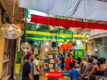 Улица Хоан Бланкес де Байш де Тот (Carrer de Joan Blanques de Baix de Tot): «Голландия JBdbDt» — прогулка по голландскому пейзажу. (‘Holanda JBdbDt’. Un passeig pel paisatge holandès.) - Феста Майор де Грасиа 2024 (Festa Major de Gràcia 2024)