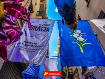 Улица Хесус (Carrer de Jesús): «Дискотека психоделии» — атмосфера дискотеки времён психоделии. (‘Discodèlia’. Una discoteca en èpoques de psicodèlia.) - Феста Майор де Грасиа 2024 (Festa Major de Gràcia 2024)