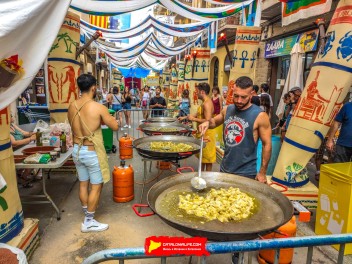 Улица Пуйгмарти (Carrer de Puigmartí): «Путь рисует твою судьбу» — погружение во вселенную и культуру Древнего Египта. (‘El camí et dibuixa el destí’. Una immersió en l’univers i la cultura de l’Antic Egipte.) - Феста Майор де Грасиа 2024 (Festa Major de Gràcia 2024)