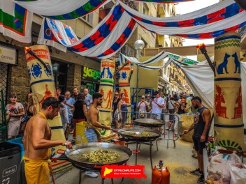 Улица Пуйгмарти (Carrer de Puigmartí): «Путь рисует твою судьбу» — погружение во вселенную и культуру Древнего Египта. (‘El camí et dibuixa el destí’. Una immersió en l’univers i la cultura de l’Antic Egipte.) - Феста Майор де Грасиа 2024 (Festa Major de Gràcia 2024)