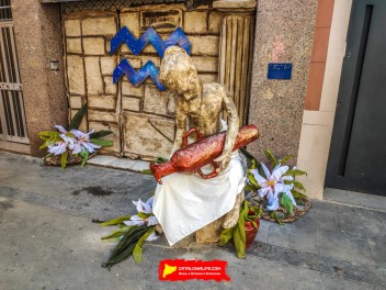 Улица Травессия де Сант Антони (Travessia de Sant Antoni): «Астральный переход» — мир астрологии и знаков зодиака. (‘Travessia astral’. El món de l’astrologia i els signes del zodíac.) - Феста Майор де Грасиа 2024 (Festa Major de Gràcia 2024)
