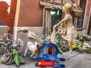 Улица Травессия де Сант Антони (Travessia de Sant Antoni): «Астральный переход» — мир астрологии и знаков зодиака. (‘Travessia astral’. El món de l’astrologia i els signes del zodíac.) - Феста Майор де Грасиа 2024 (Festa Major de Gràcia 2024)