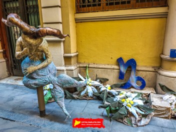 Улица Травессия де Сант Антони (Travessia de Sant Antoni): «Астральный переход» — мир астрологии и знаков зодиака. (‘Travessia astral’. El món de l’astrologia i els signes del zodíac.) - Феста Майор де Грасиа 2024 (Festa Major de Gràcia 2024)