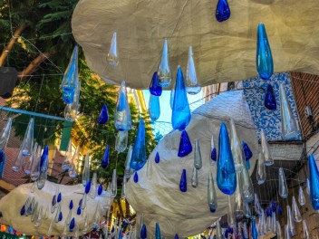 Улица Хоан Бланкес де Байш де Тот (Carrer de Joan Blanques de Baix de Tot): «Голландия JBdbDt» — прогулка по голландскому пейзажу. (‘Holanda JBdbDt’. Un passeig pel paisatge holandès.) - Феста Майор де Грасиа 2024 (Festa Major de Gràcia 2024)