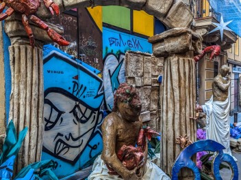 Улица Травессия де Сант Антони (Travessia de Sant Antoni): «Астральный переход» — мир астрологии и знаков зодиака. (‘Travessia astral’. El món de l’astrologia i els signes del zodíac.) - Феста Майор де Грасиа 2024 (Festa Major de Gràcia 2024)