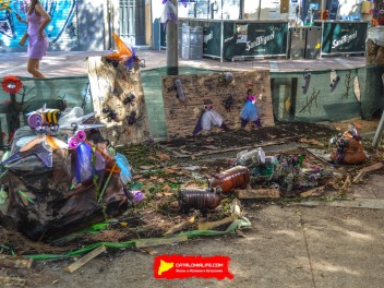 Фотоотчёт: Пласа дель Норд (Plaça del Nord) Летом каждая бука жива (A l’estiu tota cuca viu) - Феста Майор де Грасиа 2023 (Festa Major de Gràcia 2023)