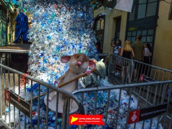 Фотоотчёт: Улица Верди (carrer Verdi) Флейтист из Гамельна (El flautista d'Hamelín) - Феста Майор де Грасиа 2023 (Festa Major de Gràcia 2023)