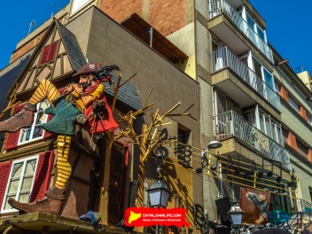 Фотоотчёт: Улица Верди (carrer Verdi) Флейтист из Гамельна (El flautista d'Hamelín) - Феста Майор де Грасиа 2023 (Festa Major de Gràcia 2023)
