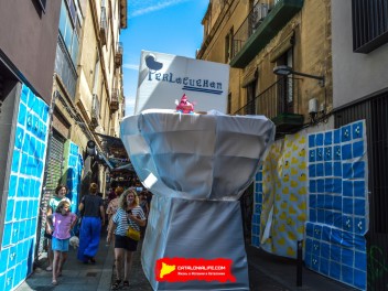 Фотоотчёт: Улица Ла Перла (carrer La Perla) Канализация (Perlagueram) - Феста Майор де Грасиа 2023 (Festa Major de Gràcia 2023)