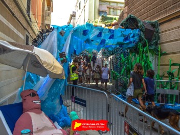 Фотоотчёт: Улица Ла Перла (carrer La Perla) Канализация (Perlagueram) - Феста Майор де Грасиа 2023 (Festa Major de Gràcia 2023)