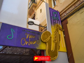 Фотоотчёт: Травессия де Сант Антони (Travessia de Sant Antoni) Переправа через Новый Орлеан (Travessia de New Orleans) - Феста Майор де Грасиа 2023 (Festa Major de Gràcia 2023)