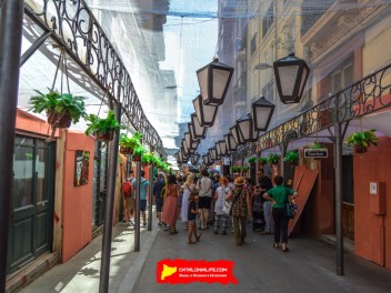 Фотоотчёт: Травессия де Сант Антони (Travessia de Sant Antoni) Переправа через Новый Орлеан (Travessia de New Orleans) - Феста Майор де Грасиа 2023 (Festa Major de Gràcia 2023)