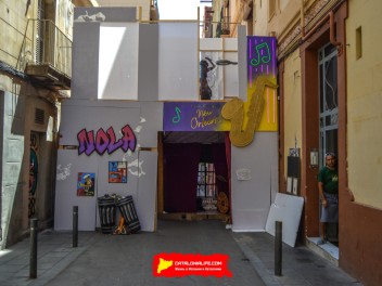 Фотоотчёт: Травессия де Сант Антони (Travessia de Sant Antoni) Переправа через Новый Орлеан (Travessia de New Orleans) - Феста Майор де Грасиа 2023 (Festa Major de Gràcia 2023)