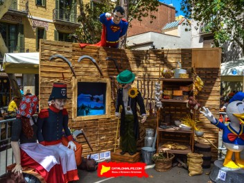 Фотоотчёт: Пласа де ла Вила (Plaça de la Vila) Любая ночь - солнечная (Qualsevol nit pot sortir el sol) - Феста Майор де Грасиа 2023 (Festa Major de Gràcia 2023)