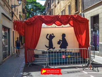 Фотоотчёт: Пласета де Сант Микель (Placeta de Sant Miquel) Театр теней. Компания La Placeta (“Teatret d’ombres. Companyia La Placeta) - Феста Майор де Грасиа 2023 (Festa Major de Gràcia 2023)